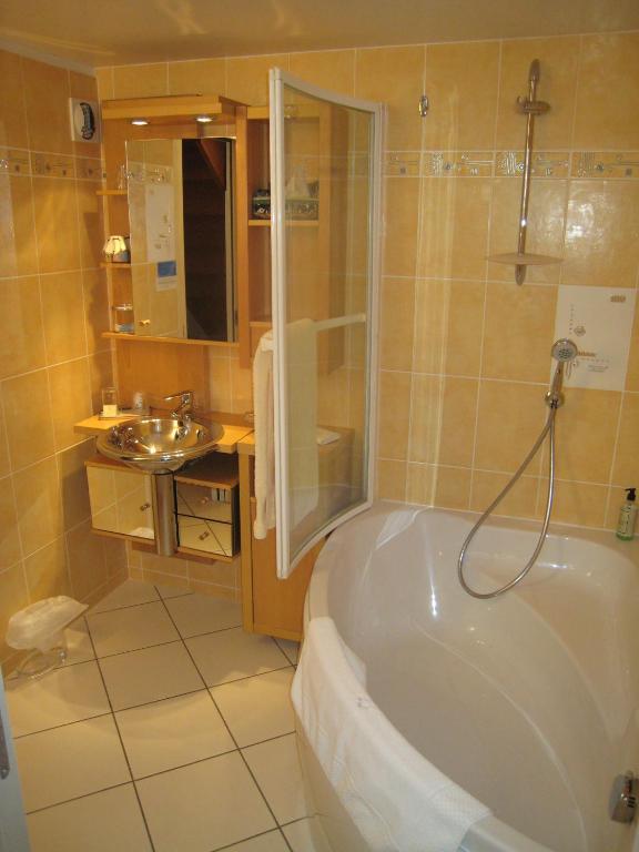 Hotel Le Manoir Aux Vaches Yvetot Εξωτερικό φωτογραφία
