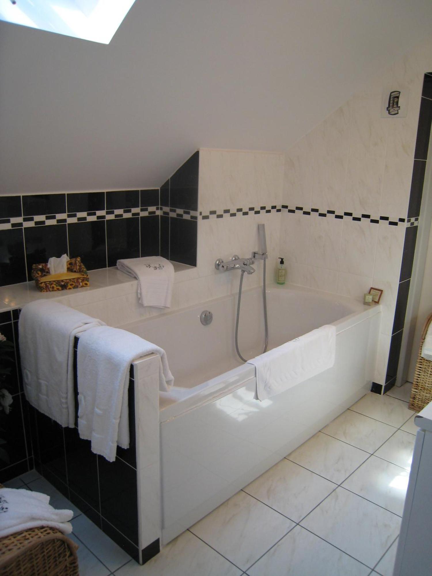 Hotel Le Manoir Aux Vaches Yvetot Εξωτερικό φωτογραφία